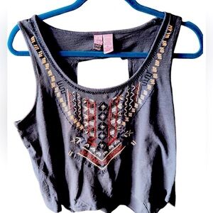 Love on a hanger XL grey embroidered tank top. Swing style. Tribal motif. Guc.